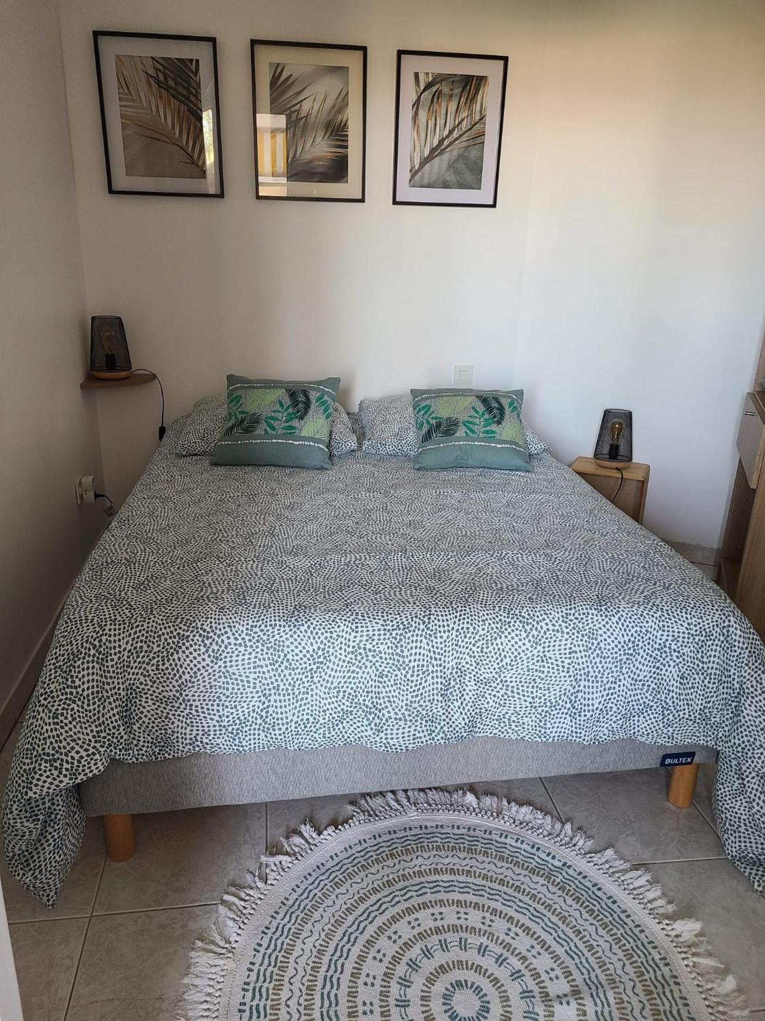 T2 Climatise A 5 Minutes A Pied De La Plage Avec Parking, Piscine Et Wifi Frejus Exterior photo